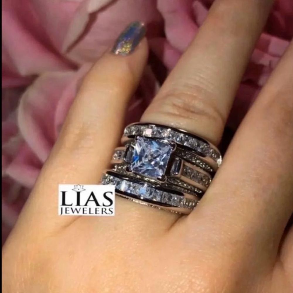New 14k white gold wedding ring set